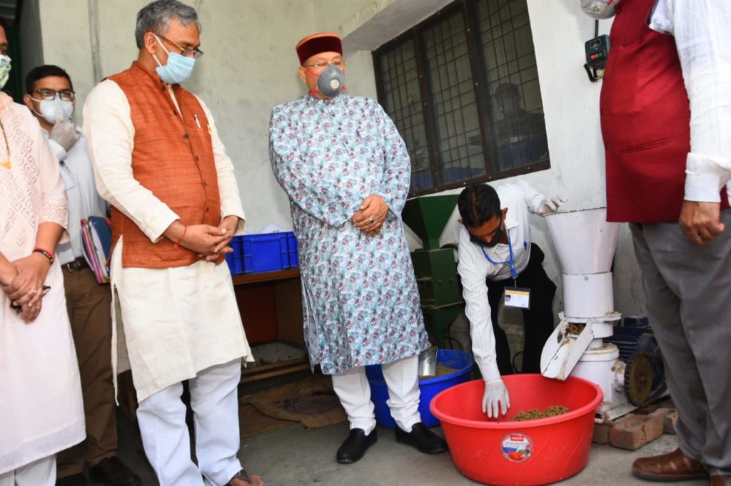 टीहरी, जौनपुर ब्लॉक के ख्यार्सी गांव में मुख्यमंत्री ने किया ग्रोथ सेंटर का लोकार्पण, जाने क्या होंगे फायदें। मुख्यमंत्री ने किया ख्यार्शी ग्रोथ सेंटर का लोकार्पण। 5