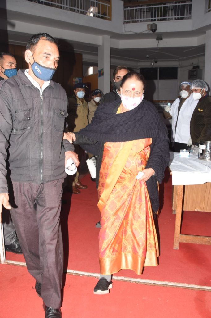 उत्तराखंड शीतकालीन सत्र शुरू, सत्र से पहले विधायकों ने किया योगा। 7 Leaderofapositonindrahridesh 1 1