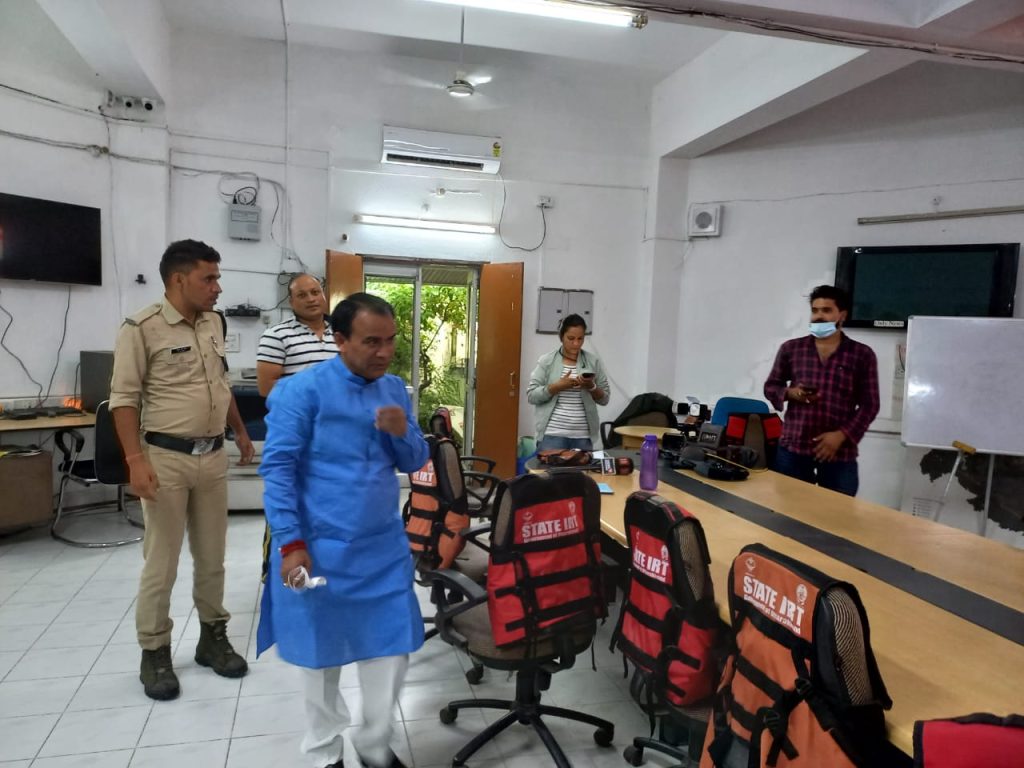 खराब मौसम से सख्ते में सरकार, चार धाम यात्रा पर अस्थाई रोक, सीएम ने मुख्यसचिव को दिए निर्देश| Uttarakhand Weather Today 2 IMG 20211017 WA0009