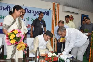 मुख्यमंत्री पुष्कर धामी ने विधानसभा में ली शपथ, शपथ लेते ही किया ये एलान | Cm pushkar dhami oath 4 IMG 20220613 WA0004