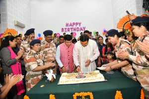 मुख्यमंत्री आवास में मनाया गया सीएम धामी का जन्मदिन, देखें तस्वीरें | Uttarakhand cm dhami birthday celebration 2 Uttarakhand cm dhami birthday celebration