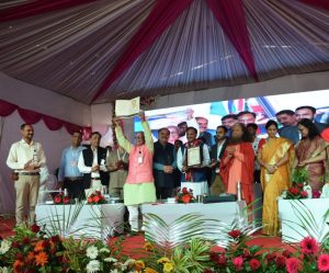 पूर्व CM डॉ. निशंक की ऑनलाइन पुस्तक "रचना संसार" की 75 श्रृंखलाएं पूरी, ऋषिकेश परमार्थ निकेतन में दो दिवसीय अंतरराष्ट्रीय साहित्य महाकुंभ | Dr. Ramesh Pokhriyal Nishank's book Rachna Sansar 75 editions completed 4 Ramesh Pokhariyal Nishank book