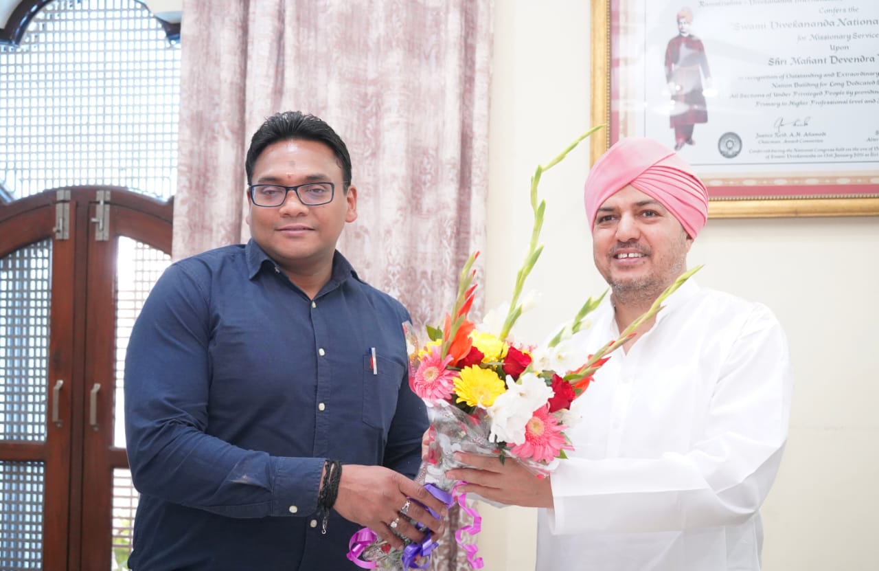 स्वास्थ्य सचिव डाॅ आर.राजेश कुमार ने श्री दरबार साहिब में टेका मत्था | health secretary R Rajesh Kumar at SGRR Shri Darbar sahib 1 IMG 20230520 WA0002