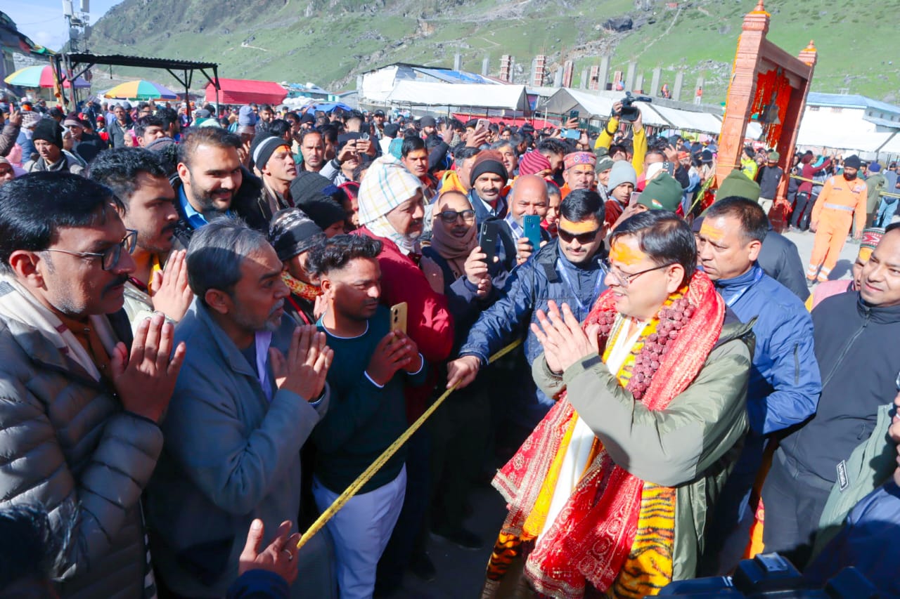 युवा राज्य-युवा मुख्यमंत्री का नारा साकार, 18 घंटे बिना रुके राज्य के विकास के लिए दौड़ रहे CM धामी | CM dhami continue 18 hours working 2 CM dhami working