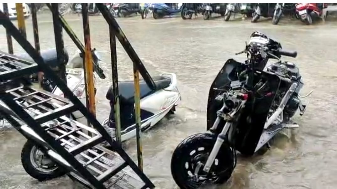 कुछ घंटों की बारिश से देहरादून में जलभराव, प्रदेश में जारी येलो अलर्ट | Weather Yellow Alert 4 Weather Yellow Alert