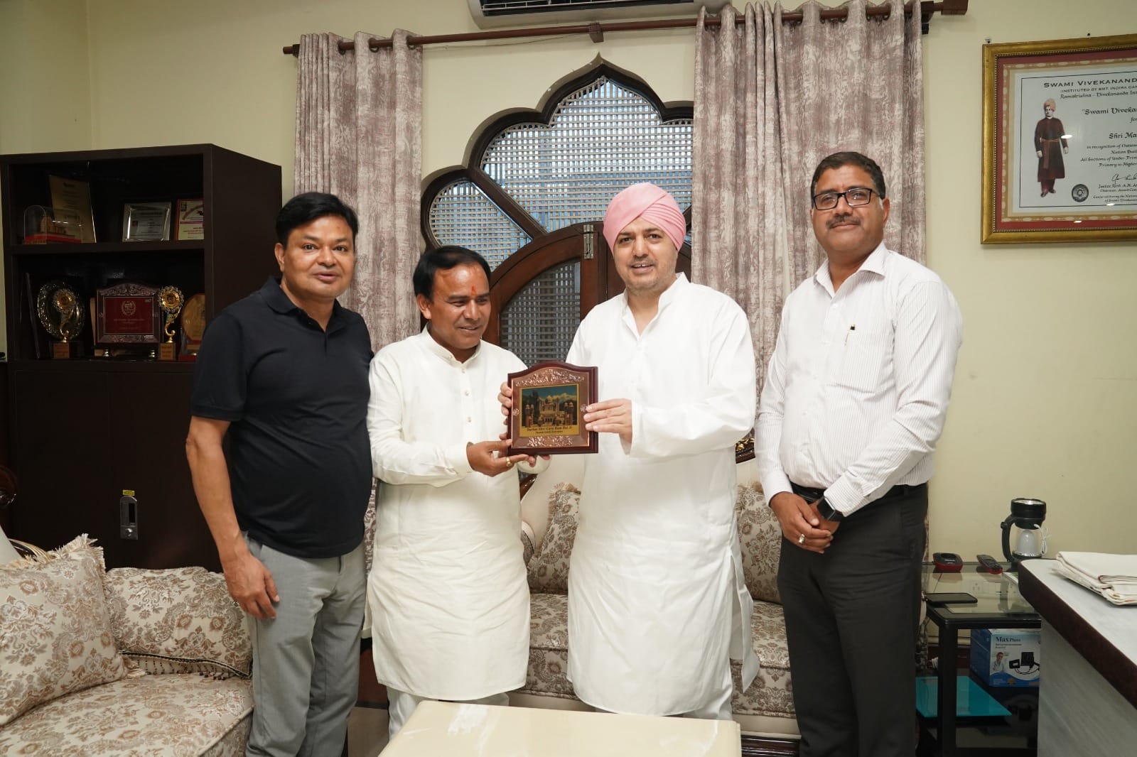 Dhan Singh Rawat In Darbar Sahib