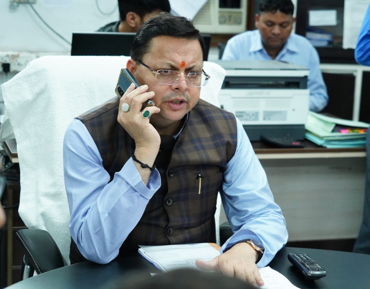 Cm dhami in control room