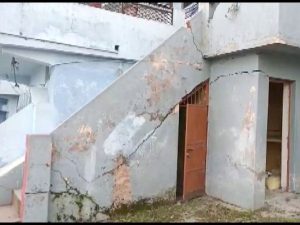 Cracks appears in house in doiwala