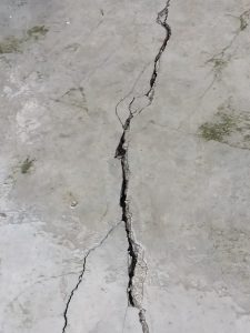 Cracks appears in house in doiwala