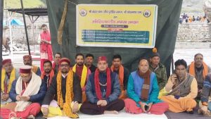Kedarnath Priest protest : केदारनाथ में पुरोहितों का आमरण अनशन शुरू, 4 मांगों को लेकर कर रहे अनशन | Kedarnath Priest protest regarding their demand 2 Kedarnath Priest protest regarding their demand