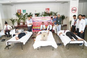Blood Donation Camp : एसजीआरआर विश्वविद्यालय ने दिया रखदान संदेश, रक्तदान शिविर का किया आयोजन | SGRR University organise Blood Donation Camp 2 SGRR University organise Blood Donation Camp