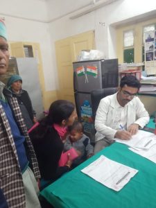 Free Medical Camp In Chakrata : चकराता में आयोजित निशुल्क स्वास्थ्य शिविर, 300 से ज्यादा ग्रामीणों ने कराई जांच | Indiresh Hospital Conduct Free Medical Camp In Chakrata 2 Free Medical Camp In Chakrata