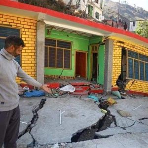 Joshimath sinking update : जोशीमठ का भविष्य NDMA की रिपोर्ट पर निर्भर, खतरे को देखते हुए 3 जोन में बांटा जोशीमठ, नए निर्माण पर लगी रोक | NDMA Report on Joshimath Sinking 2 joshimath sinking