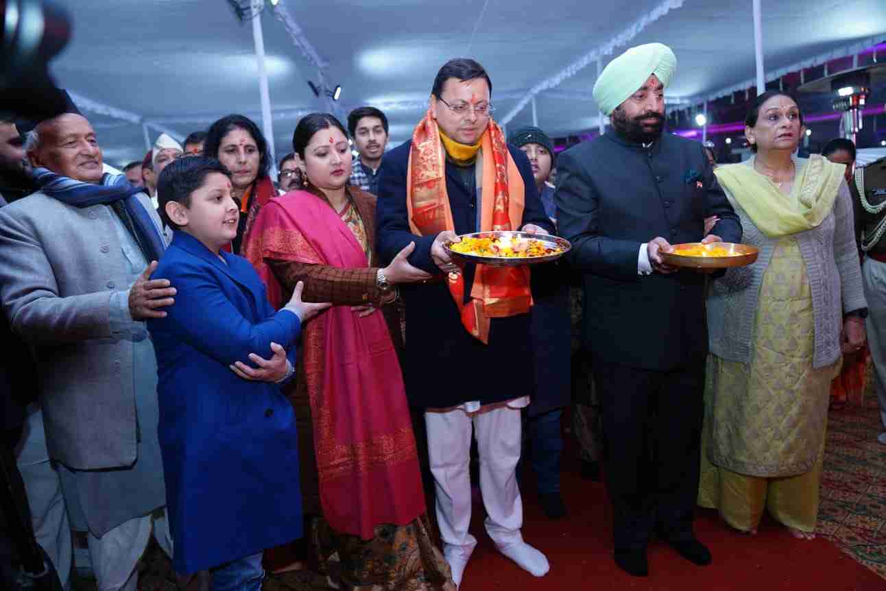 मुख्यमंत्री आवास में आयोजित हुई श्रीराम भजन संध्या, सुन्दरकांड का पाठ एवं भजन संध्या में राममय हुआ मुख्यमंत्री आवास 23 IMG 20240119 WA0060