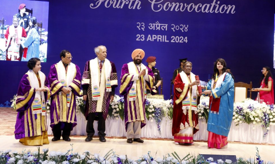 चिकित्सा के क्षेत्र में विश्वस्तरीय शिक्षा और सेवा प्रदान करना एम्स संस्थानों की बड़ी उपलब्धिः राष्ट्रपति द्रौपदी मुर्मु 4 23 p