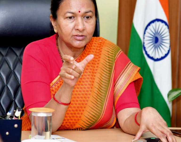 सीएस राधा रतूड़ी ने जिलाधिकारियों को निवेश प्रस्तावों के कॉमन एप्लीकेशन फॉर्म को दस दिनों में निस्तारित करने की दी डेडलाइन 1 IMG 20240530 WA0165