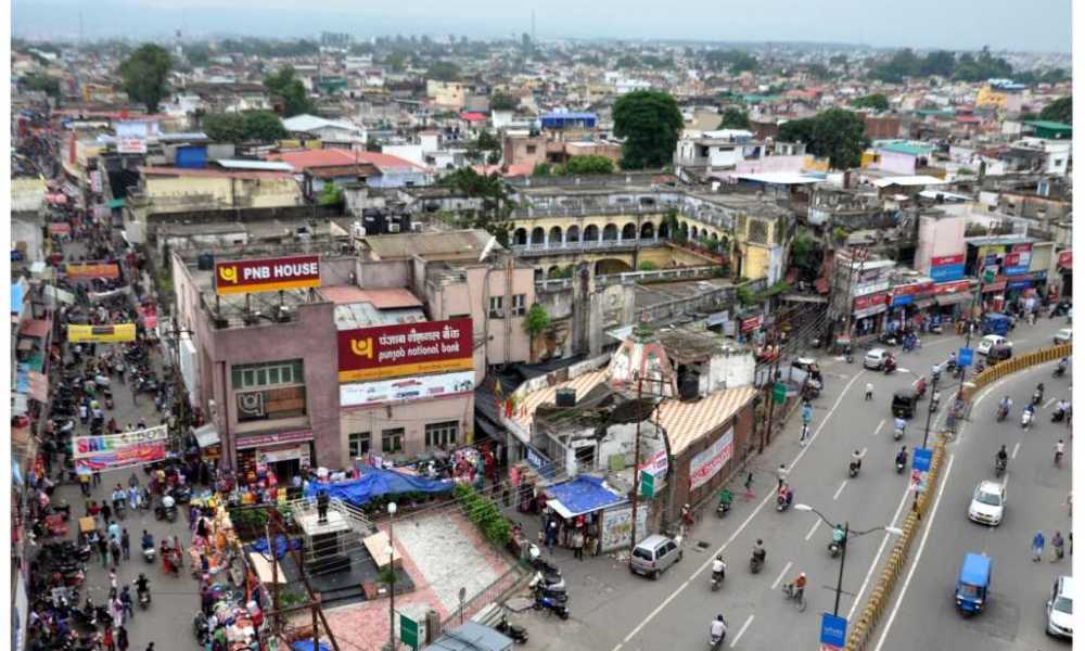 अब सड़क किनारे गाड़ी ख़डी की तो होगी सख्त कार्यवाही, CS ने दिए कड़े निर्देश 1 dehradun 2