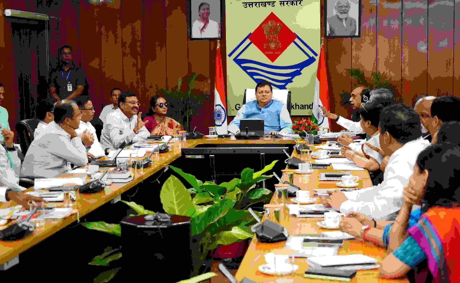 यू.सी.सी. लागू करने की तैयारियों के सबंध में सीएम धामी ने ली बैठक, यूसीसी के बारे में व्यापक स्तर पर जन जागरूकता भी लाई जाए – सीएम 1 IMG 20240722 WA0059 scaled