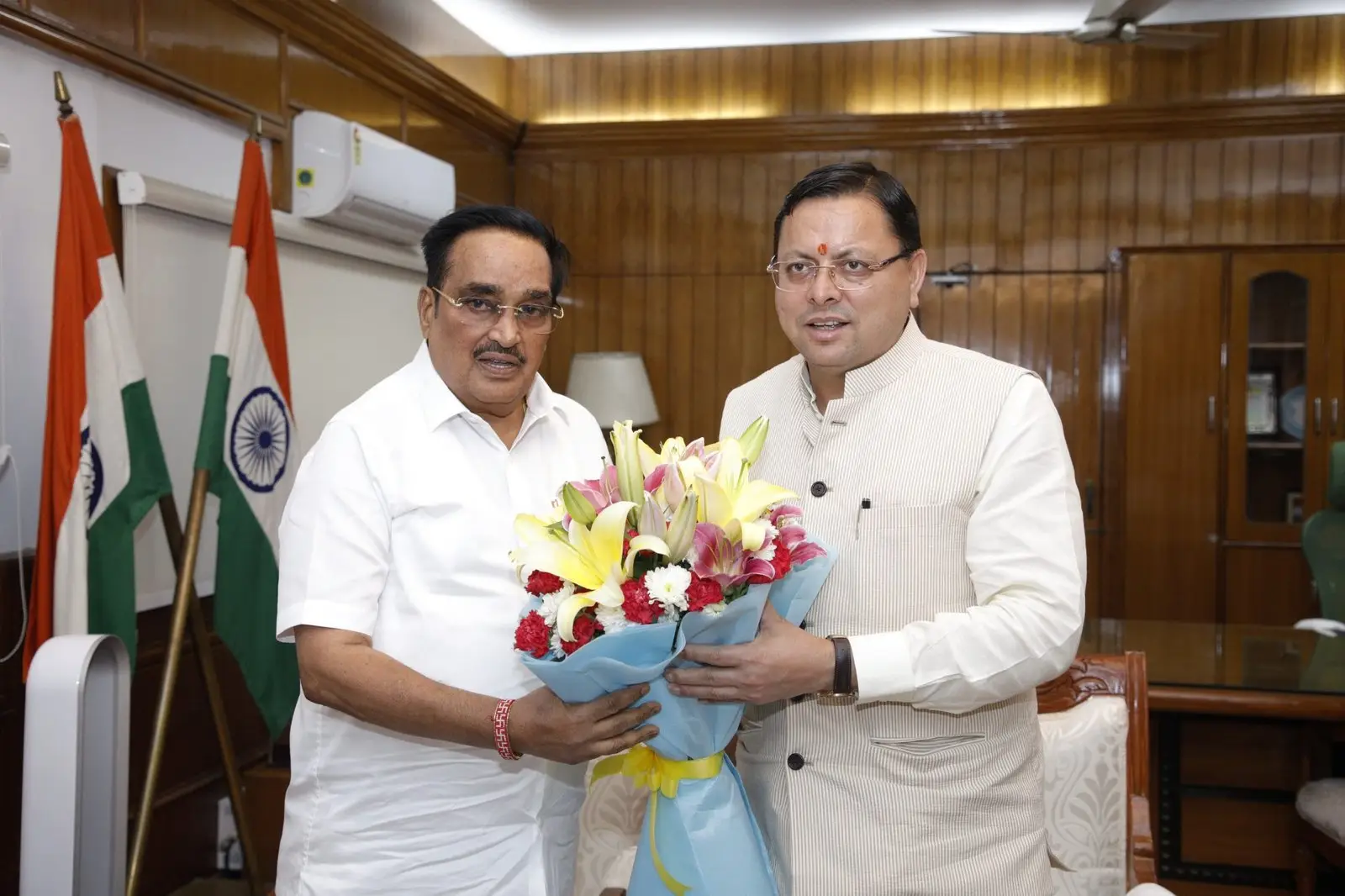 दिल्ली पहुंचे सीएम धामी, केंद्रीय मंत्रियों से मुलाकातों का सिलसिला हुआ शुरू 1 IMG 20240808 WA0061 scaled