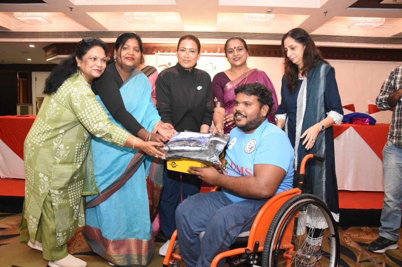 खेल मंत्री रेखा आर्या ने किया उत्तराखंड पैरालंपिक बॉलीबाल खिलाड़ियों को राष्ट्रीय प्रतियोगिता में उत्कृष्ट प्रदर्शन पर सम्मानित 1 IMG 20240811 WA0014