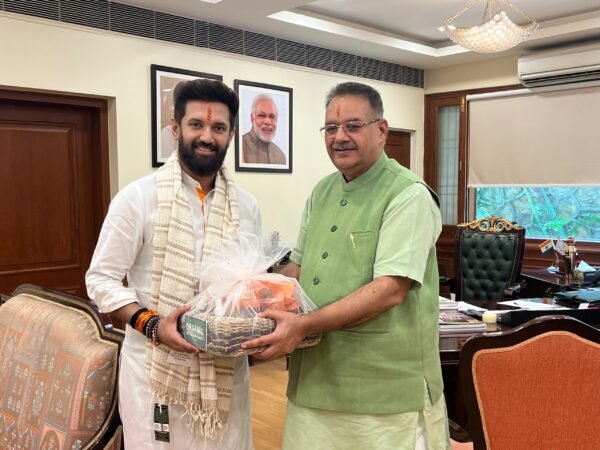 कृषि मंत्री गणेश जोशी ने केंद्रीय खाद्य प्रसंस्करण उद्योग मंत्री चिराग पासवान से की शिष्टाचार भेंट 1 IMG 20240829 WA0003 1 scaled e1724925611229