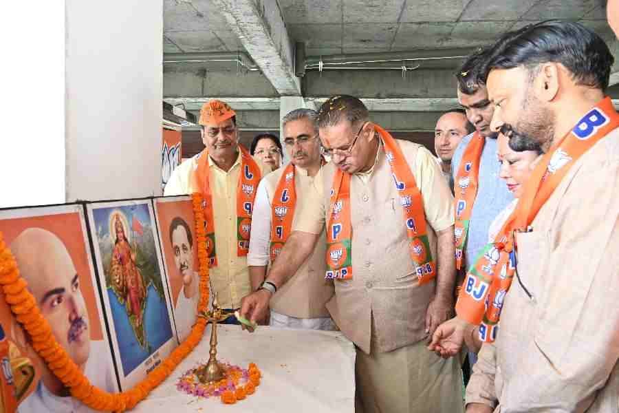 केन्द्र एवं राज्य सरकार की जनकल्याणकारी योजनाओं से प्रभावित होकर पार्टी की सदस्यता लेने को उत्साहित है जनता: गणेश जोशी 1 c1 20240829 22313128