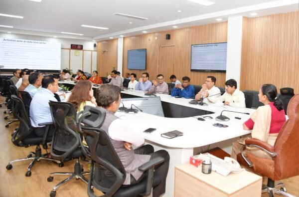 सीएस राधा रतूड़ी ने की आगामी मुख्य सचिव कॉन्फ्रेंस की तैयारियों की समीक्षा, फीडबैक नोट्स 20 सितम्बर तक नियोजन विभाग को प्रेषित करने के निर्देश 1 IMG 20240911 WA0039 e1726063991458