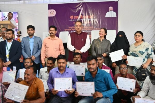 हमारे कारीगर और शिल्पकार भाई योजना के ब्रांड एंबेसडर : ग्राम्य विकास मंत्री गणेश जोशी 1 IMG 20240920 WA0035 e1726832582119