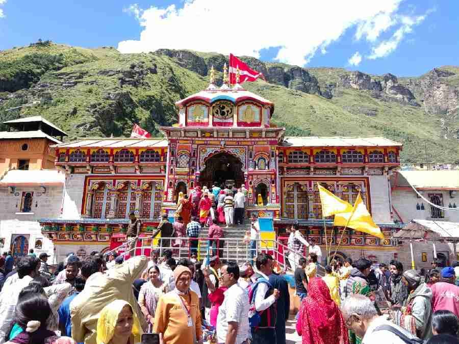 सीएम धामी के जन्मदिन पर बद्री-केदार सहित कई प्रमुख मंदिरों में हुई पूजा-अर्चना व हवन, पीएम मोदी के जन्मदिन पर भी आयोजित होंगी विशेष पूजाएं 1 c1 20240916 21500188