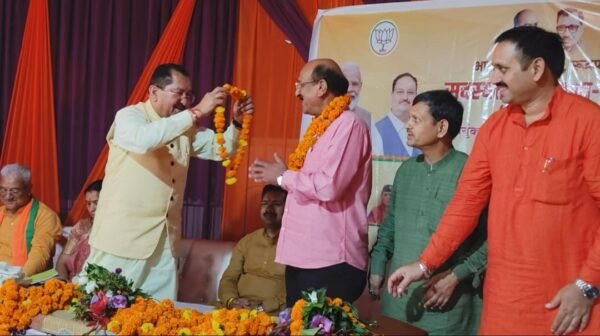 वन मंत्री सुबोध उनियाल ने सुनी अगस्त्यमुनि क्षेत्रवासियों की समस्या, अधिकारियों को समस्याओं का निस्तारण करने के दिए निर्देश 1 subodh uniyal