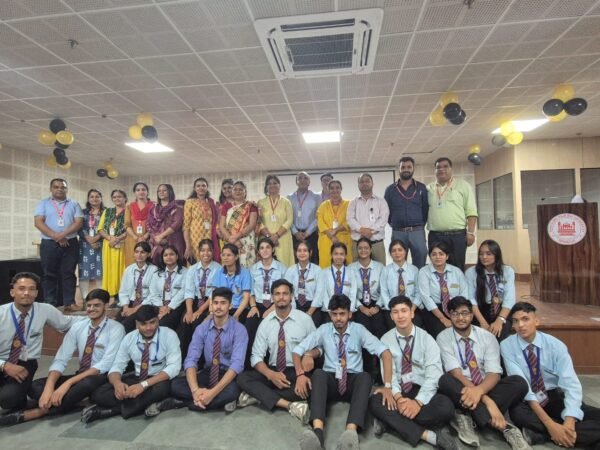 श्री गुरु राम राय विश्वविद्यालय के मानविकी एवं सामाजिक विज्ञान संकाय में स्टूडेंट काऊंसिल का बैज अलंकरण समारोह हुआ सम्पन्न 1 IMG 20241003 WA0043 1 e1727966474159