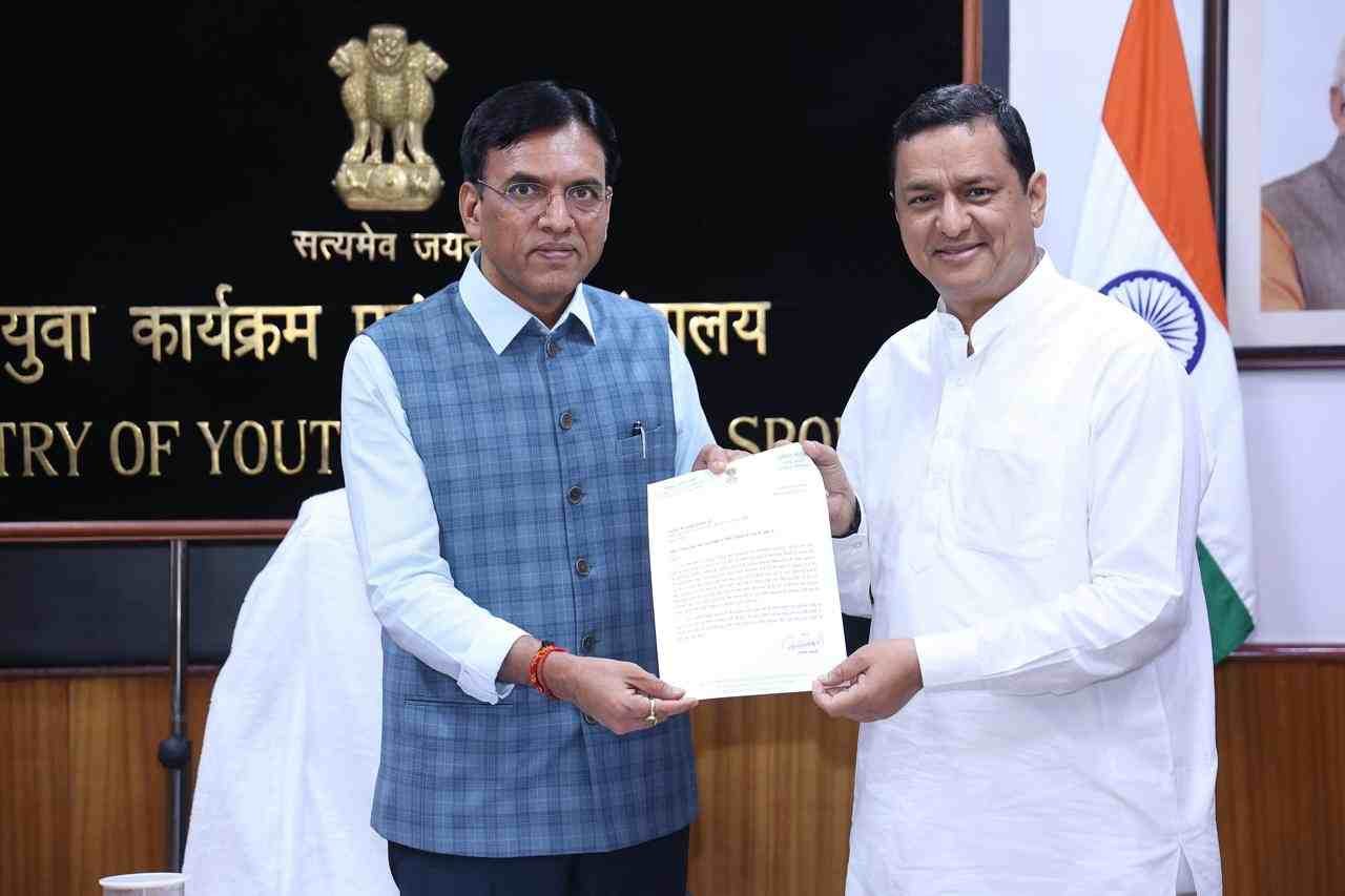 गढ़वाल लोकसभा में खुलेंगे 3 मिनी स्टेडियम, कॉलेजों में बनेंगे जिम्नेजियम, अनिल बलूनी ने केंद्रीय खेल एवं युवा मामलों के मंत्री मनसुख मंडविया से की मुलाकात 1 IMG 20241018 WA0040