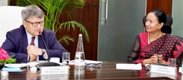 सीएस राधा रतूड़ी ने नीति आयोग के समक्ष उत्तराखंड सरकार द्वारा जनहित में किए गए प्रयासों की दी जानकारी, राज्य की विशेष परिस्थितियों के संदर्भ में विभिन्न मांगो के सम्बन्ध में कराया अवगत 1 IMG 20241019 WA0163 e1729343440616