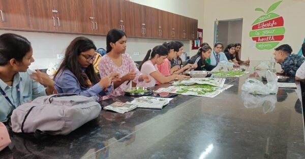 राज्य स्थापना के रजत जयंती समारोह में राज्यपाल ने ली रैतिक परेड की सलामी, समारोह में 8 महानुभावों को राज्य गौरव सम्मान से किया गया सम्मानित 21 WhatsApp Image 2024 10 04 at 10.54.49 PM e1728063038724