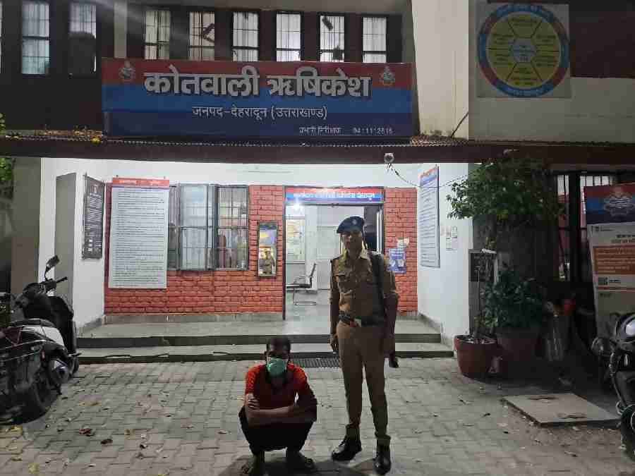 हत्या के प्रयास में वांछित चल रहे हिस्ट्रीशीटर के एक अन्य साथी अभियुक्त को दून पुलिस ने किया गिरफ्तार 1 c1 20241017 21231694