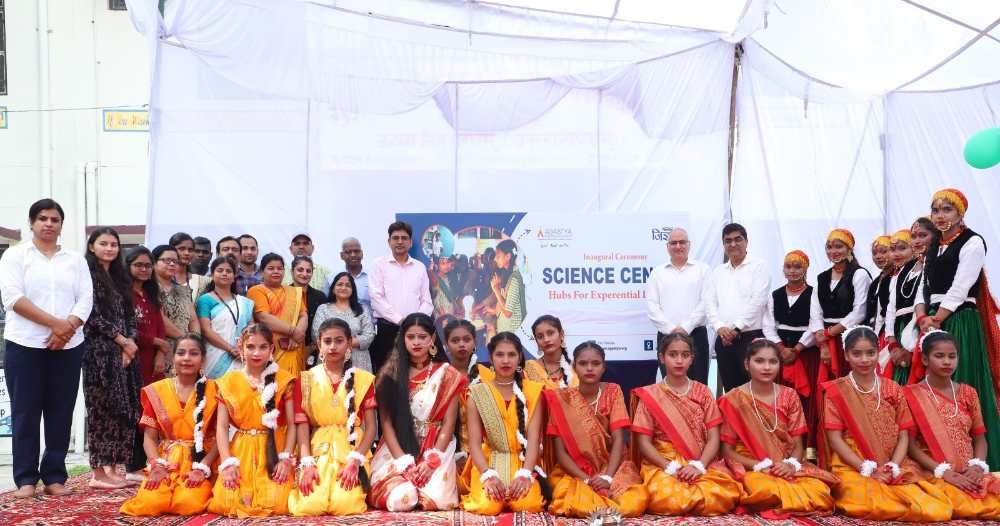 नेस्ले इंडिया और अगस्त्य इंटरनेशनल फाउंडेशन ने की उत्तराखंड में ‘प्रोजेक्ट जिज्ञासा’ की शुरुआत, राज्य के सात स्कूलों में की गईं विज्ञान प्रयोगशालाओं और पुस्तकालयों की स्थापना 1 nestle india