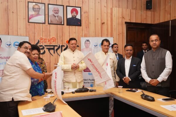 सीएम पुष्कर सिंह धामी ने किया राज्य की तीन हवाई सेवाओं का वर्चुअल उदघाटन, देहरादून से उत्तरकाशी और गौचर के लिए हेलीकॉप्टर सेवा का किया शुभारंभ 1 IMG 20241107 WA0061 e1730997913435