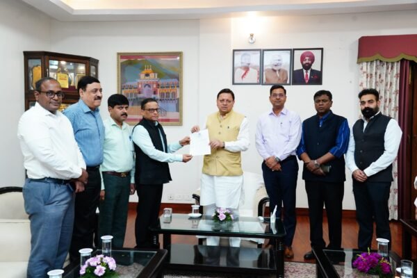 मुख्यमंत्री पुष्कर सिंह धामी से आईएएस एसोसिएशन के पदाधिकारियों ने की भेंट, विभिन्न विषयों पर की वार्ता 1 IMG 20241107 WA0069 scaled e1730997200964