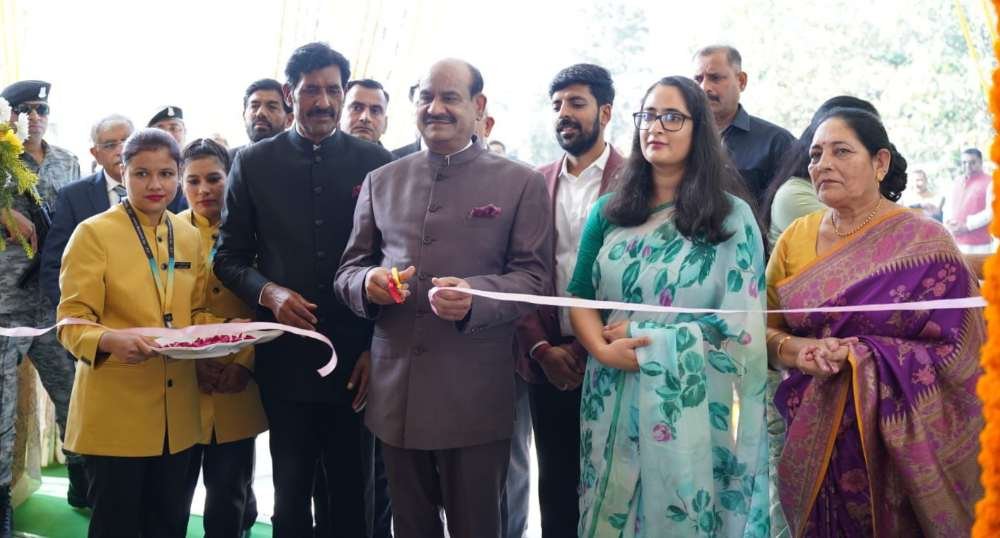 लोकसभा अध्यक्ष ओम बिरला ने देहरादून स्थित एक निजी स्कूल के वार्षिकोत्सव में की शिरकत, कहा – दुनिया की 21वीं शताब्दी भारत की शताब्दी 1 IMG 20241117 WA0006 compressed