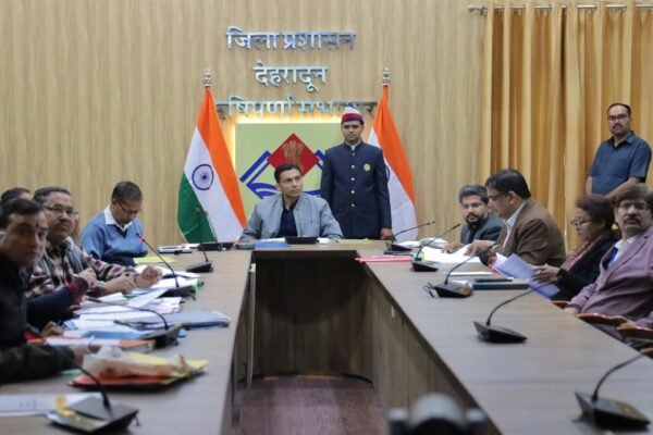 मरीजों की समझें पीड़ा, सरकारी चिकित्सालयों में अनावश्यक रेफरल स्वीकार नही – डीएम सविन बंसल 1 IMG 20241128 WA0017 e1732801093956