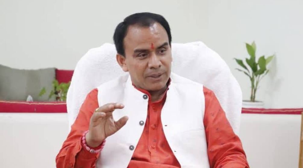 शिक्षा विभाग में तैनात होंगे 599 और अतिथि शिक्षक : डॉ. धन सिंह रावत 1 dhan singh rawat