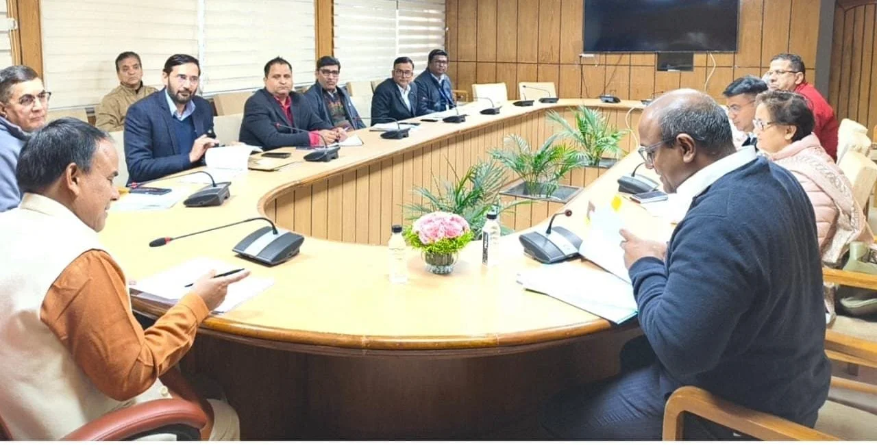 आर्थिक रूप से सक्षम हों पैक्स समितियां: डॉ. धन सिंह रावत 9 IMG 20251209 WA0028