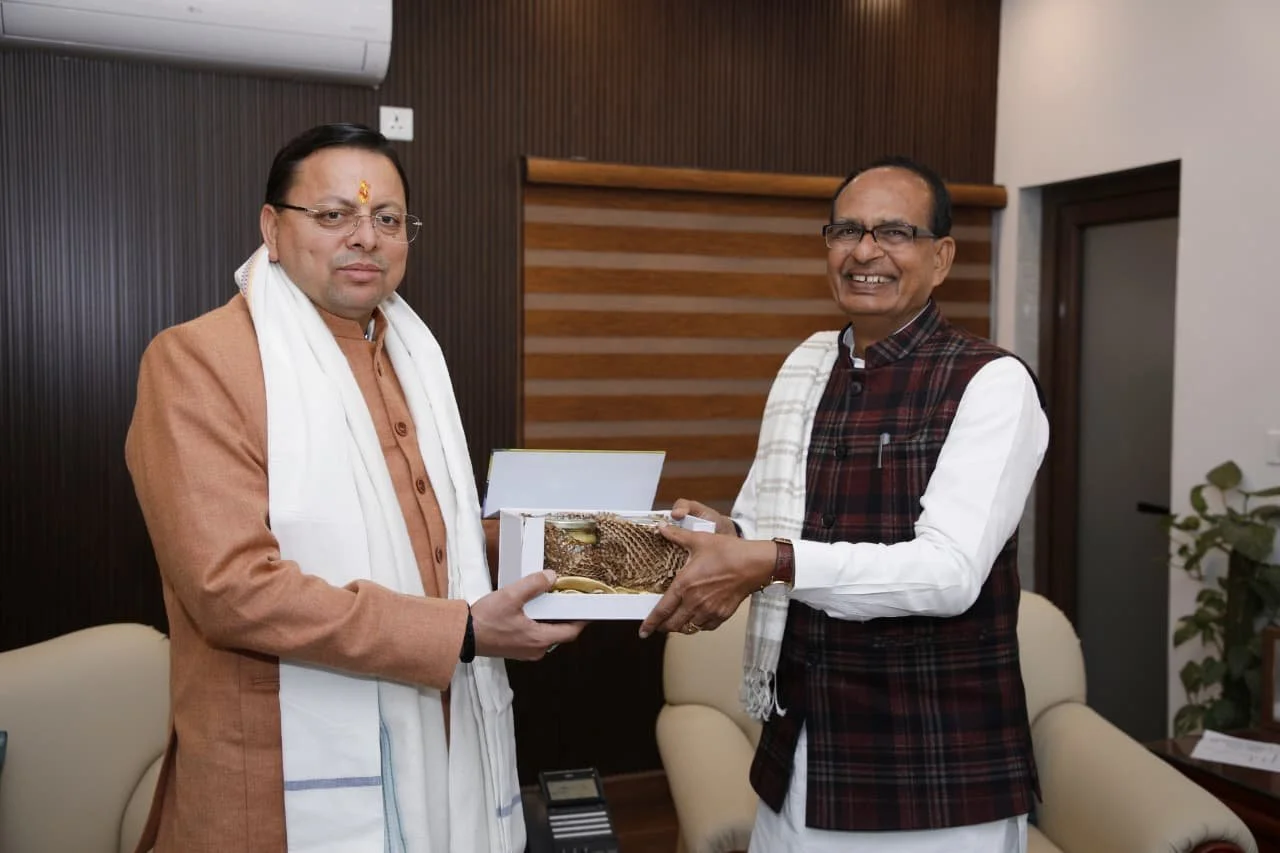 उत्तराखण्ड की 184 ग्रामीण सड़कों के निर्माण के लिए ग्रामीण विकास मंत्रालय भारत सरकार ने मंजूर की रू. 1700 करोड़ रुपये की धनराशि 10 IMG 20251209 WA0035