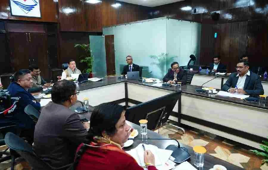 मुख्यमंत्री ने अधिकारियों को दिए राजस्व वसूली बढ़ाने के निर्देश, राजस्व प्राप्ति की स्थिति की समीक्षा कर कहा – समय से तय करें पूरा लक्ष्य 1 c1 20251218 22582793