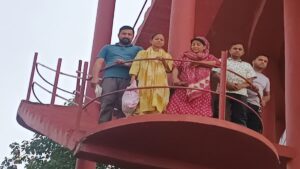 नर्सिंग अभ्यर्थियों ने स्थगित किया धरना,60 घंटे बाद टंकी से नीचे उतरे प्रदर्शनकारी