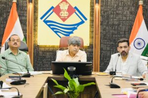 Dehradun Monsoon Alert 2026: प्रमुख सचिव आर मीनाक्षी सुंदरम और जिलाधिकारी आशीष चौहान ने आपदा तैयारियों, पुनर्वास कार्यों और मानसून प्रबंधन की समीक्षा की
